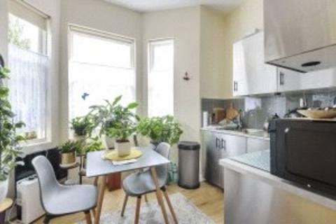 Flat 2, 28 Darnley Street, Gravesend, DA11 0PJ