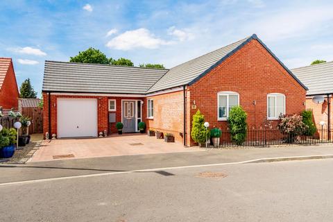 3 bedroom detached bungalow for sale, Ghent Field Circle, Bury St. Edmunds IP31