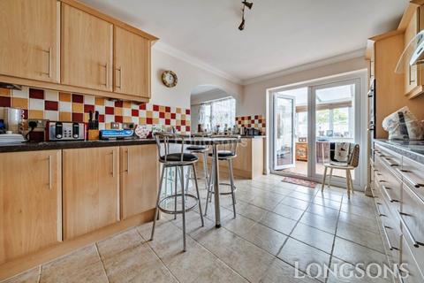 undefined, Acacia Avenue, Ashill