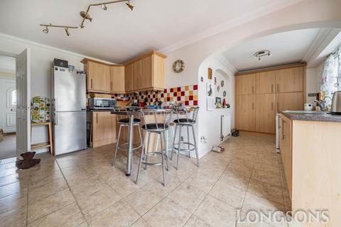 undefined, Acacia Avenue, Ashill