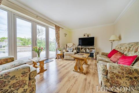 undefined, Acacia Avenue, Ashill
