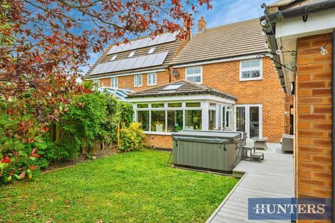 4 bedroom detached house for sale, Cormorant Close, Filey, YO14 0ED