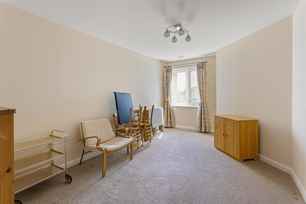 Flat 19 Smithson Court 13.jpg