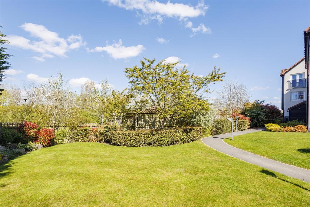 Flat 19 Smithson Court 5.jpg
