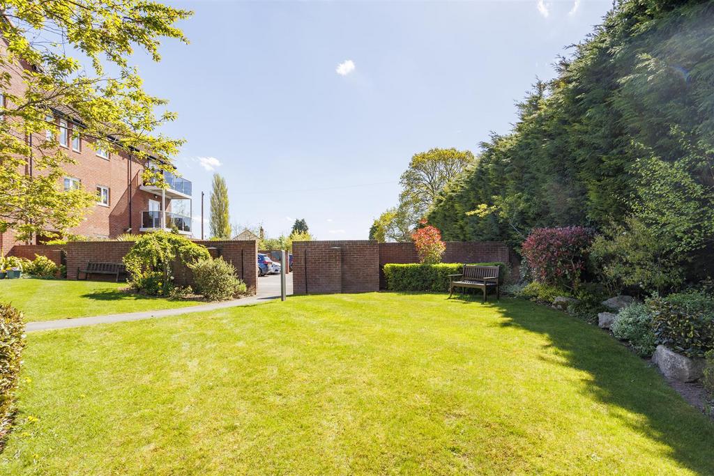 Flat 19 Smithson Court 7.jpg