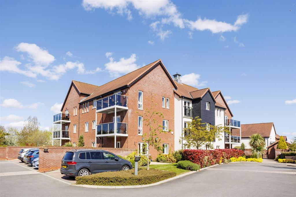 Flat 19 Smithson Court 8.jpg