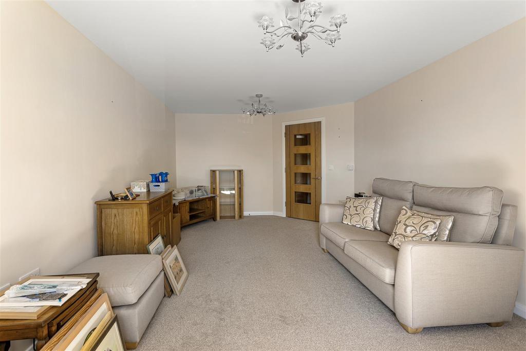 Flat 19 Smithson Court 28.jpg