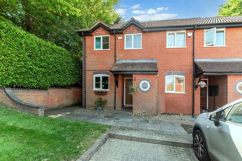 1 Upper Dunnymans, Banstead, SM7 2AP