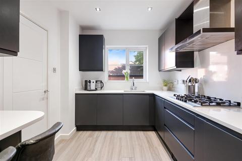 1 Upper Dunnymans, Banstead, SM7 2AP