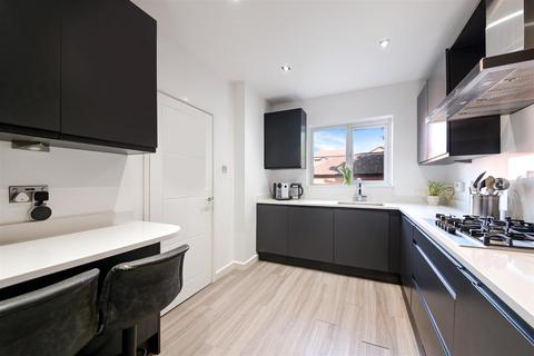 1 Upper Dunnymans, Banstead, SM7 2AP