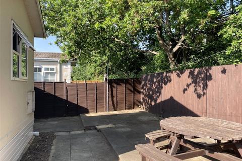 undefined, Mereoak Park, Three Mile Cross, Reading, RG7