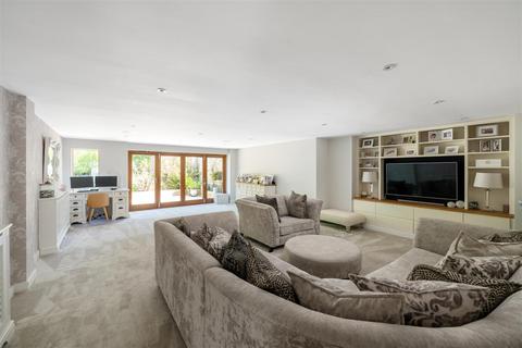 Oakfield Hall Axes Lane, Redhill, RH1 5QL