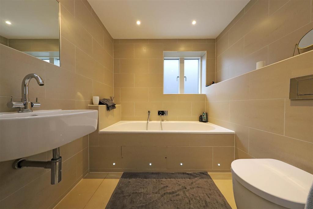 Nicholas james  bathroom .jpg