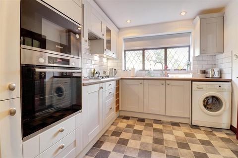 2 bedroom detached bungalow for sale, Well Lane, Alsager