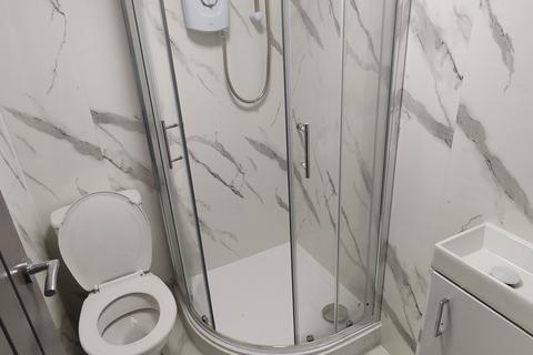 7 bedroom house of multiple occupation to rent - Horsefair, Rugeley WS15