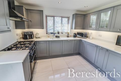 4 bedroom detached house for sale, Gate Lodge Square, Basildon, SS15