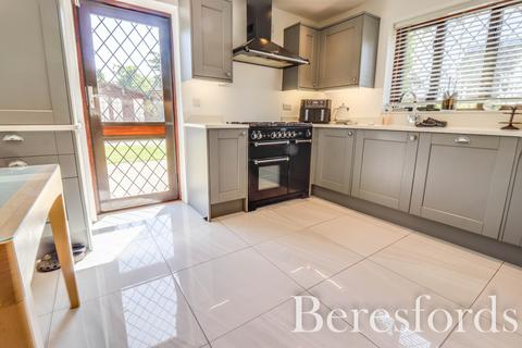 4 bedroom detached house for sale, Gate Lodge Square, Basildon, SS15