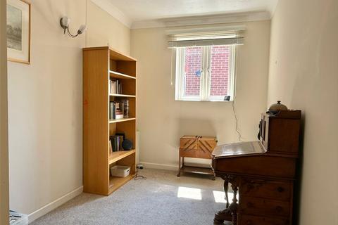 2 bedroom apartment for sale, Sea Road, Milford on Sea, Lymington, Hampshire, SO41