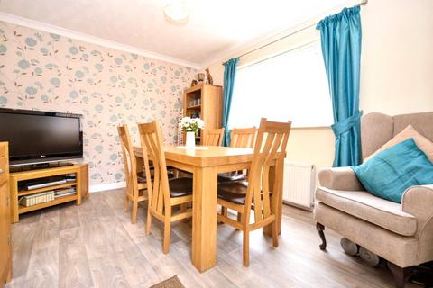 3 bedroom semi-detached house for sale, Chidswell Lane, Dewsbury, West Yorkshire