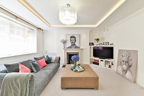 3 bedroom flat for sale, Cadogan Court, London SW3