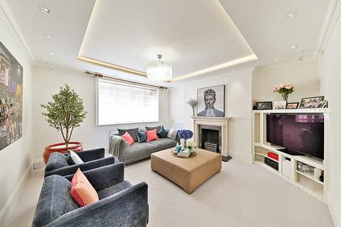 3 bedroom flat for sale, Cadogan Court, Chelsea SW3