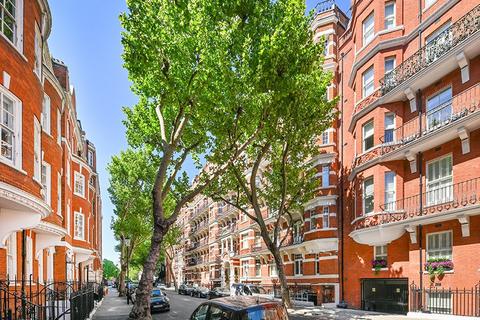 3 bedroom flat for sale, Cadogan Court, Chelsea SW3