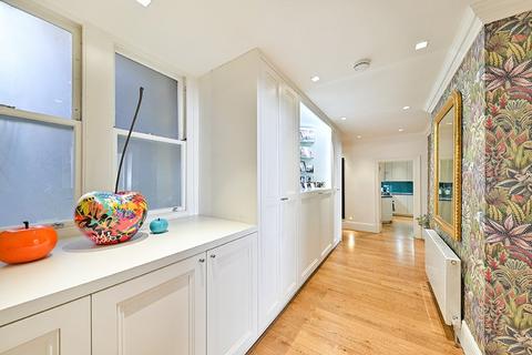 3 bedroom flat for sale, Cadogan Court, Chelsea SW3