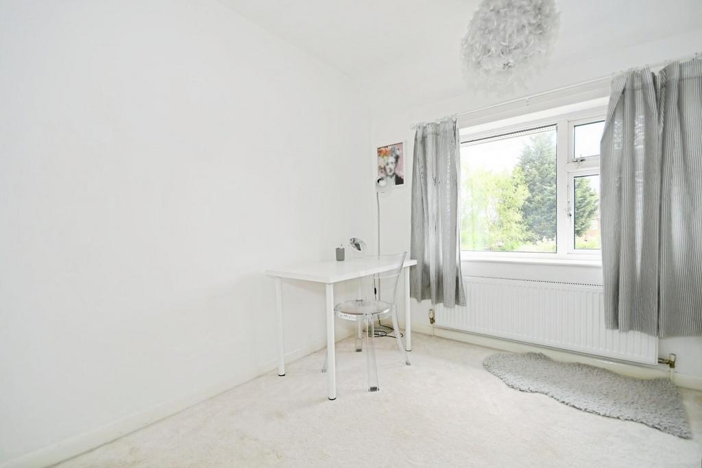 BEDROOM 2 02.jpg