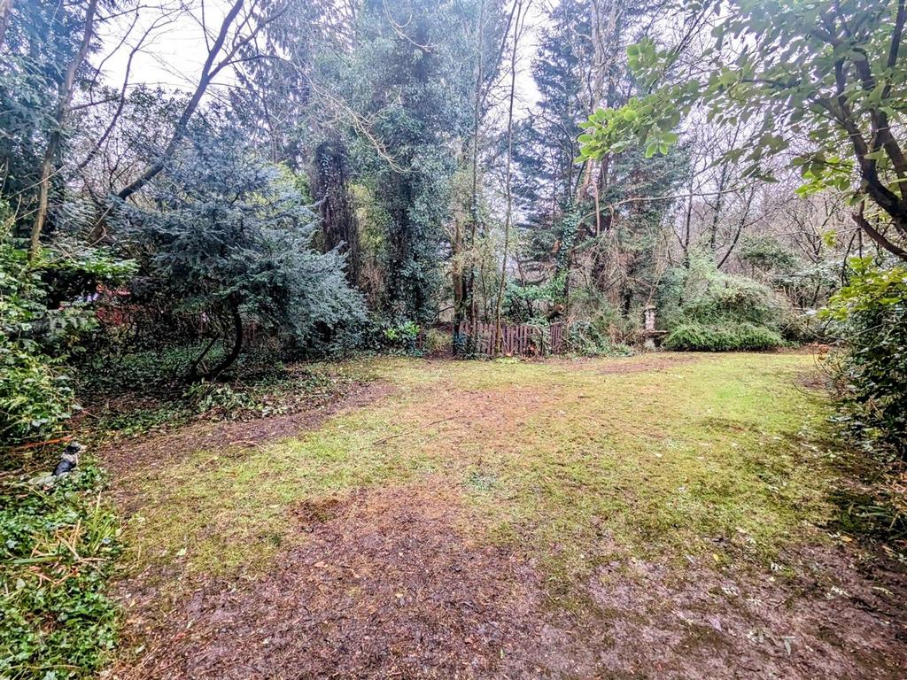 Davidson Frost-Wellings, DFW, Aylmer Drive, Stanmo