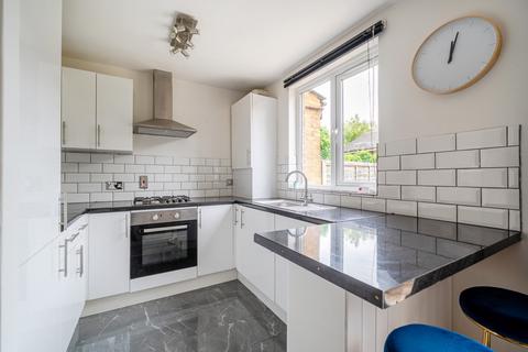 18 Burness Close, Uxbridge, UB8 2PZ
