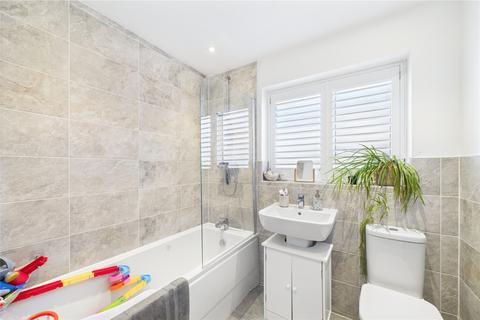 2 Clater Grove, Warfield, Bracknell, RG42 6DW