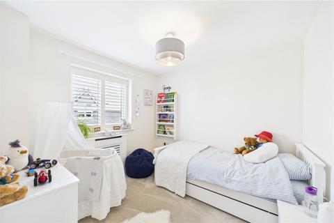 2 Clater Grove, Warfield, Bracknell, RG42 6DW