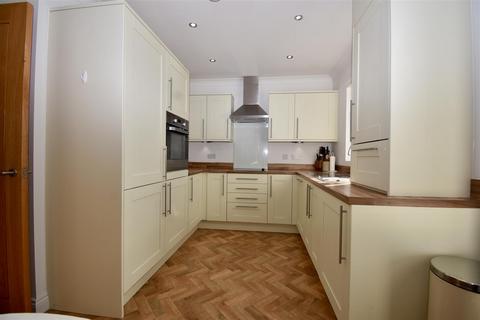 2 bedroom retirement property for sale, Mickle Hill, Pickering YO18