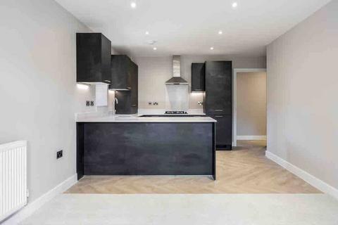 2 bedroom flat for sale, St Leonard’s, Ringwood, BH24 2NR