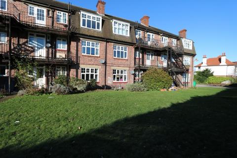 2 bedroom apartment to rent, Portsmouth Road, Surbiton KT6