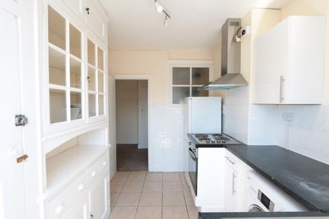 2 bedroom apartment to rent, Portsmouth Road, Surbiton KT6