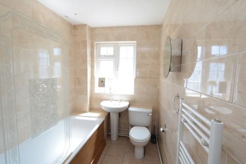 2 bedroom apartment to rent, Portsmouth Road, Surbiton KT6