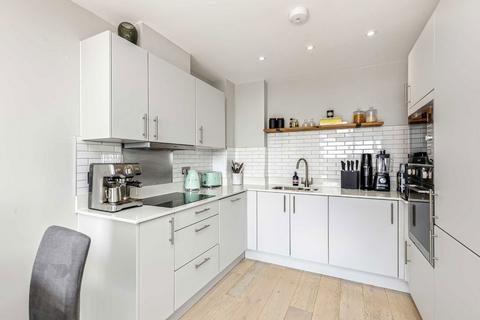 1 bedroom flat for sale, Antoinette Close, Kingston Upon Thames KT1