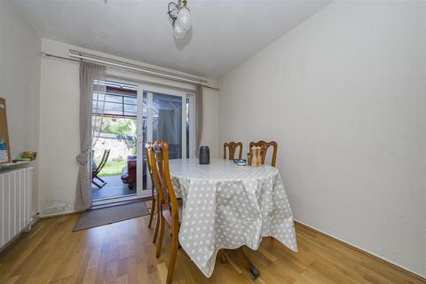 36 Harcourt Road, Windsor, SL4 5LZ