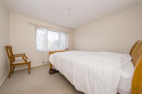 36 Harcourt Road, Windsor, SL4 5LZ