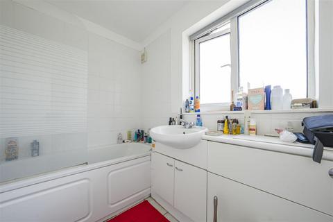 36 Harcourt Road, Windsor, SL4 5LZ