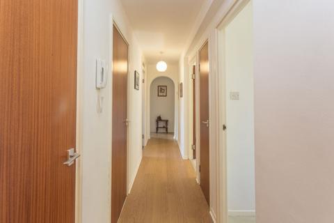 4/5 Belhaven Place, Edinburgh, EH10 5JN
