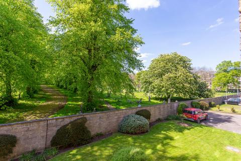 4/5 Belhaven Place, Edinburgh, EH10 5JN