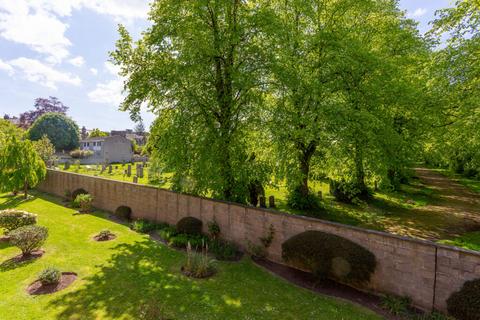 4/5 Belhaven Place, Edinburgh, EH10 5JN