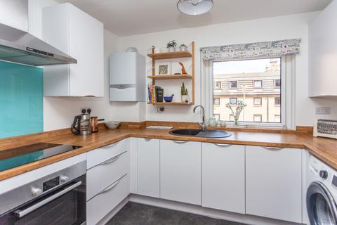 4/5 Belhaven Place, Edinburgh, EH10 5JN