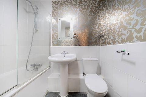 1 bedroom flat for sale, Smugglers Way, Putney, London, SW18