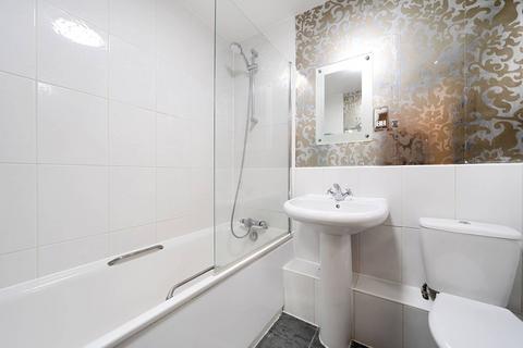 Smugglers Way, Putney, London, SW18