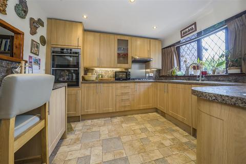 14 Basford Way, Windsor, SL4 4NF