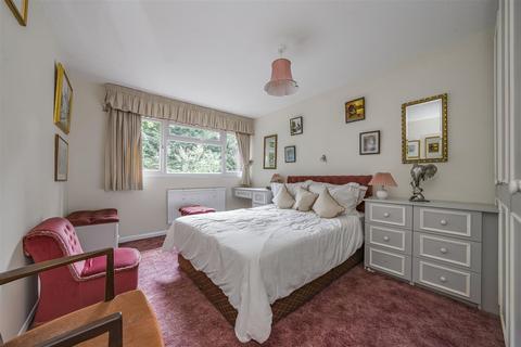 14 Basford Way, Windsor, SL4 4NF