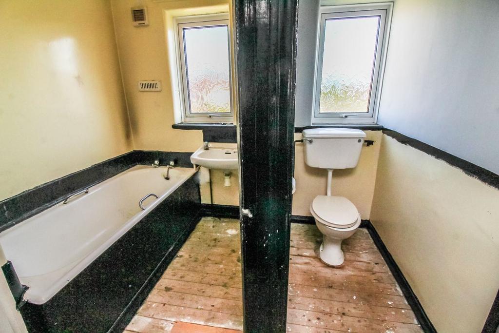 Bathroom + Separate W/C.